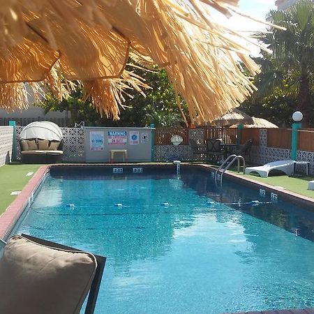 South Beach Inn Beach Motel Саут Падре Алънд Екстериор снимка